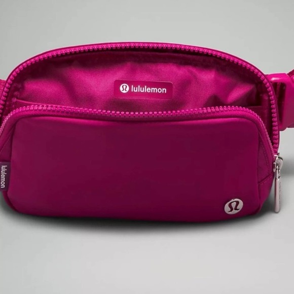 Lululemon Everywhere Belt Bag 1L in Wild Berry - Picture 4 of 10